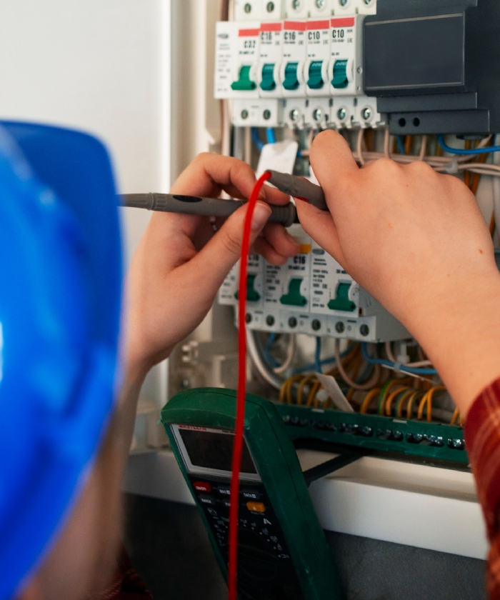 Électricité générale avec contrôle d’un tableau électrique